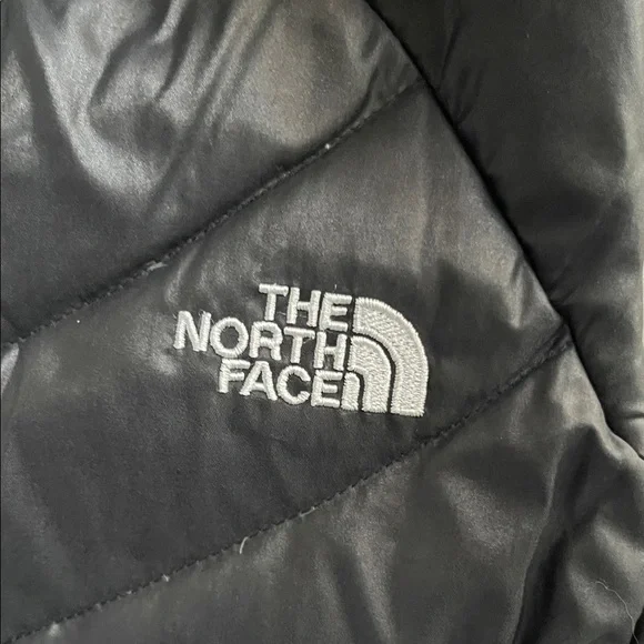 The North Face Women's Quilted Black Vest - Picture 4 of 6